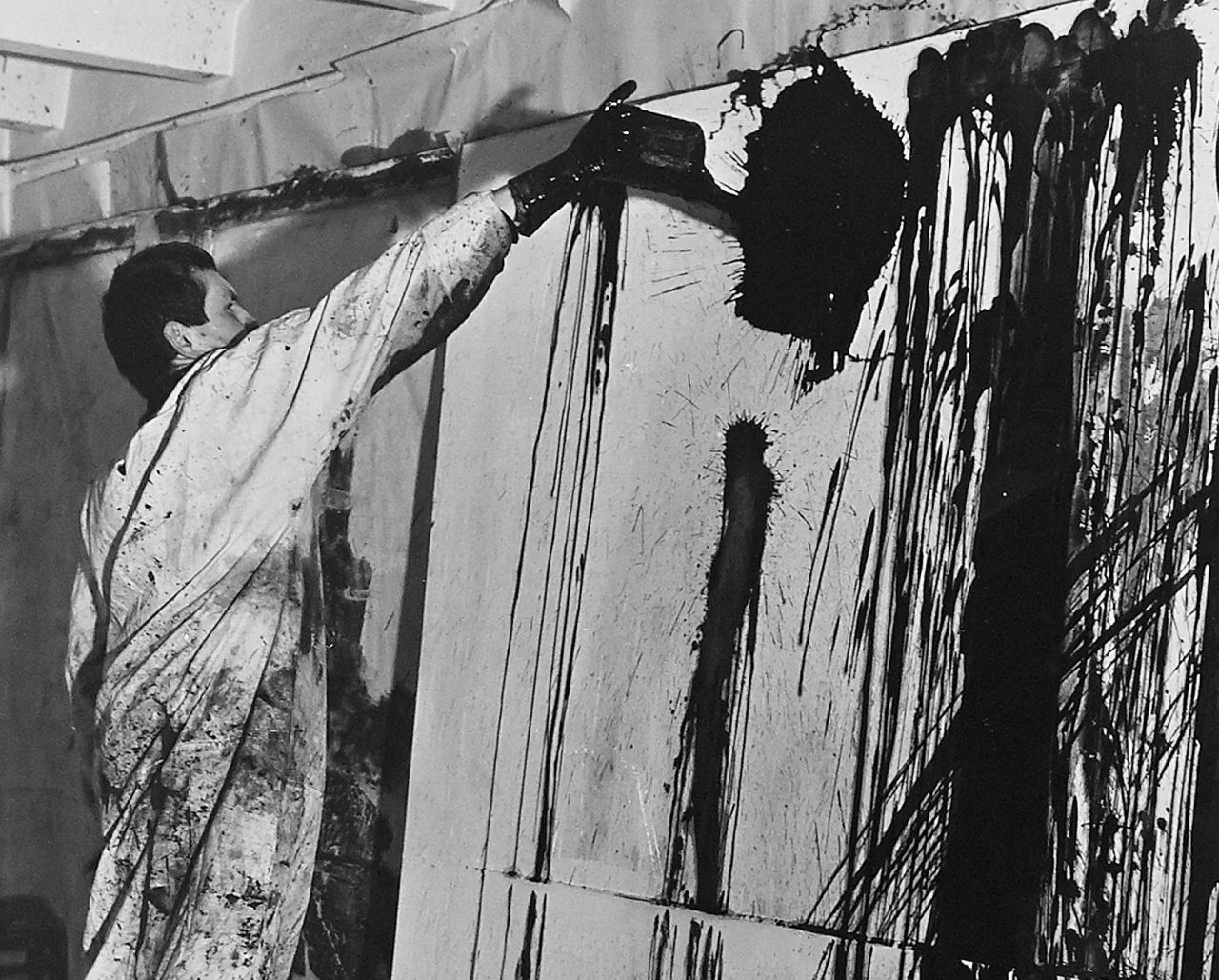 Hermann Nitsch bei einer Kunstaktion